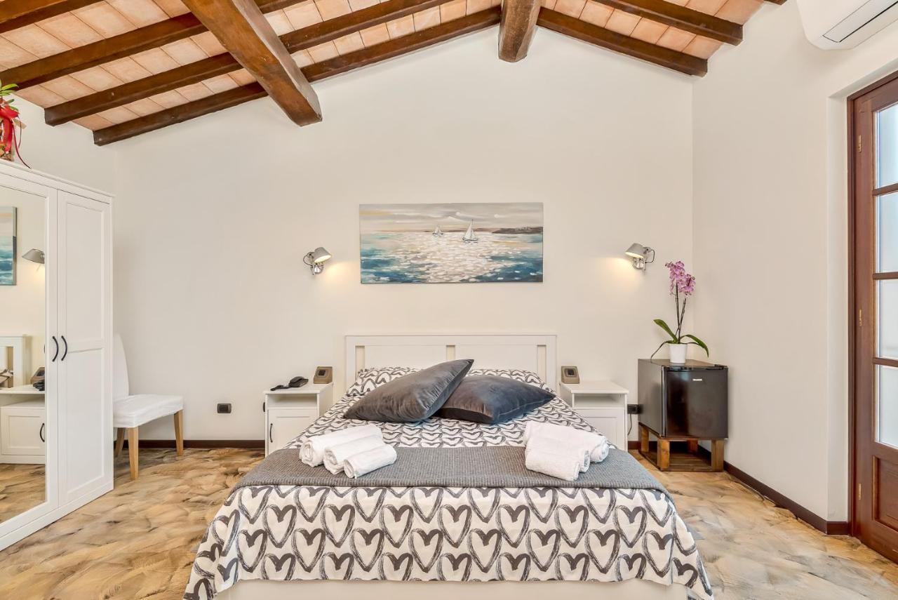 Hotel La Pietra Restaurant Fosdinovo Dış mekan fotoğraf