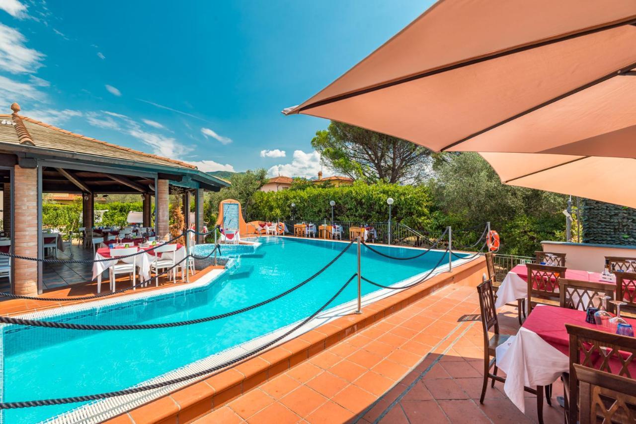 Hotel La Pietra Restaurant Fosdinovo Dış mekan fotoğraf