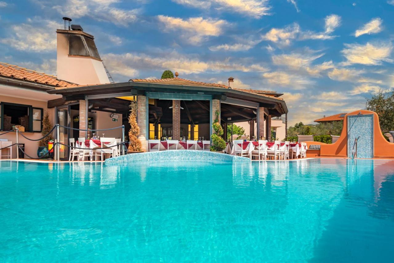 Hotel La Pietra Restaurant Fosdinovo Dış mekan fotoğraf