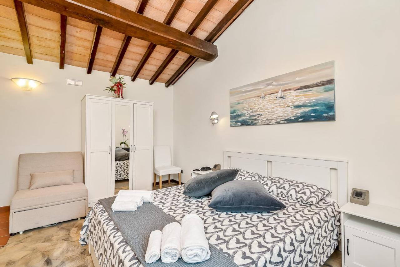 Hotel La Pietra Restaurant Fosdinovo Dış mekan fotoğraf