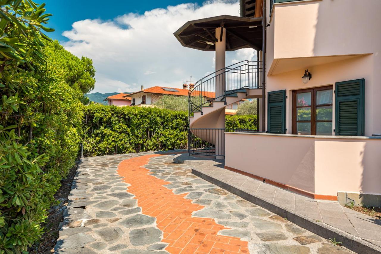 Hotel La Pietra Restaurant Fosdinovo Dış mekan fotoğraf