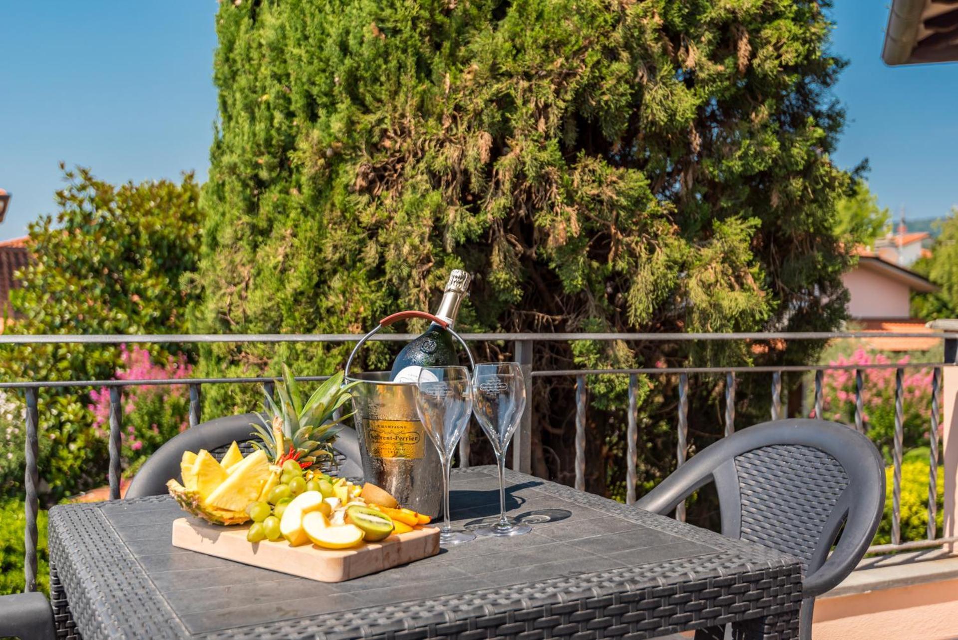 Hotel La Pietra Restaurant Fosdinovo Dış mekan fotoğraf